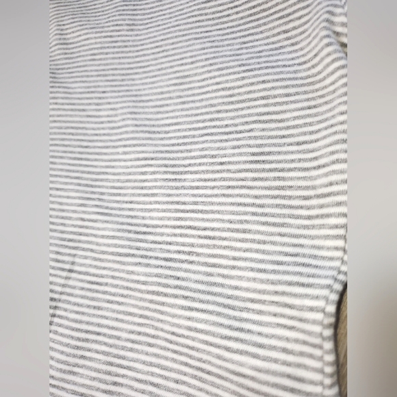 7 for All Mankind baby long sleeve pocket tee gray striped onesie Size 6/9M - Picture 6 of 9